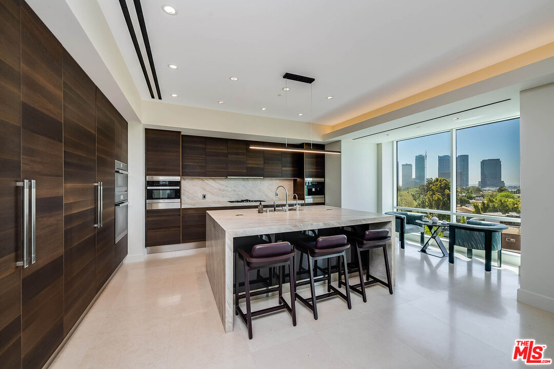 1200 Club View Dr Unit: 6S