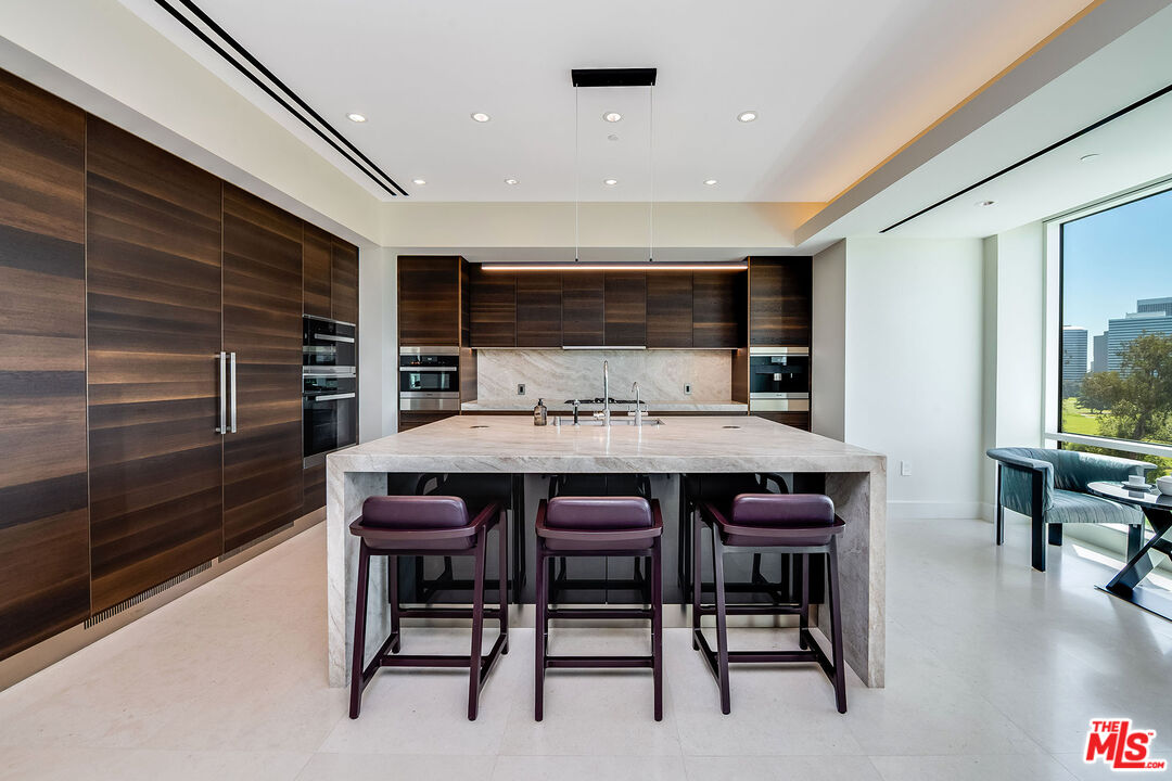 1200 Club View Dr Unit: 6S