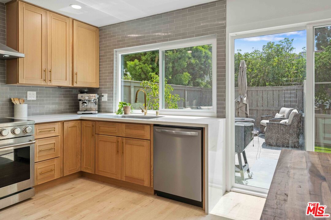 7016 Little Harbor Dr