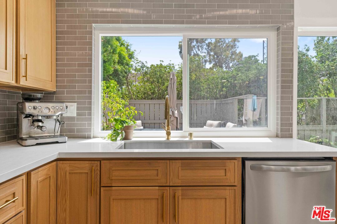 7016 Little Harbor Dr