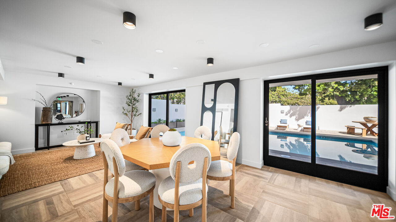 153 San Vicente Blvd Unit: 2G