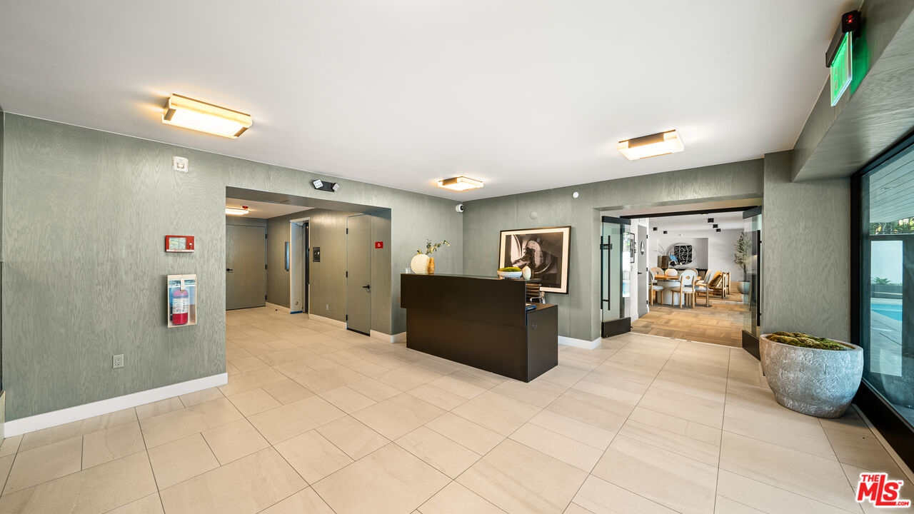 153 San Vicente Blvd Unit: 2G