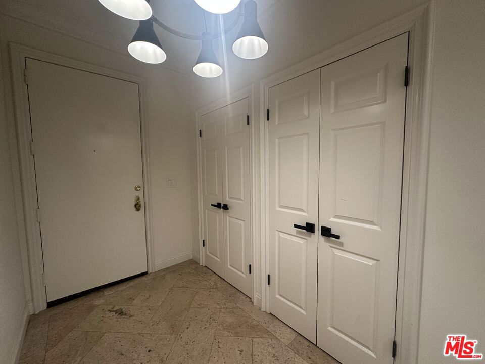 324 N Palm Drive 206