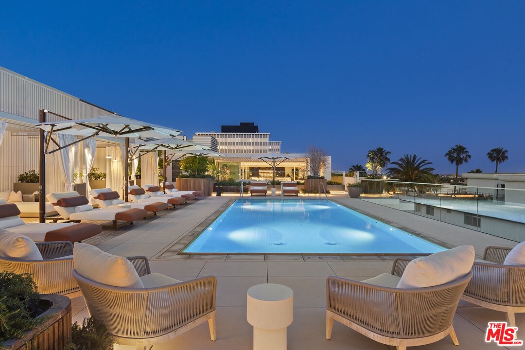 9200 Wilshire Blvd Unit: 206W