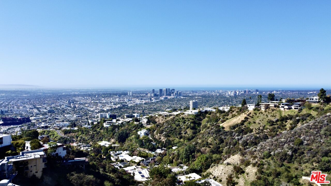 1923 Sunset Plaza Dr