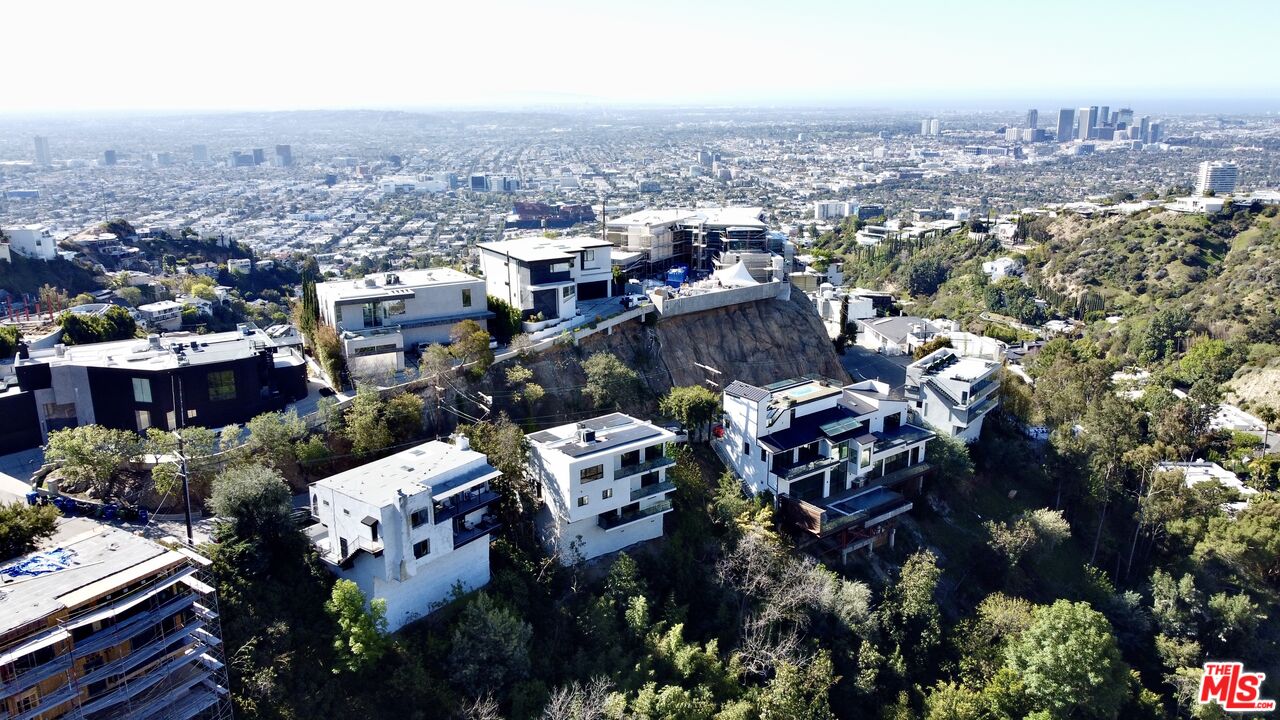 1923 Sunset Plaza Dr