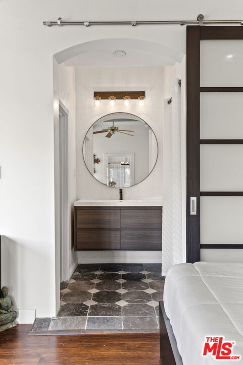 1923 Sunset Plaza Dr