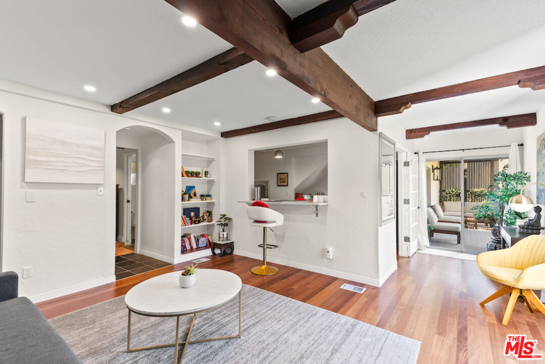 1923 Sunset Plaza Dr