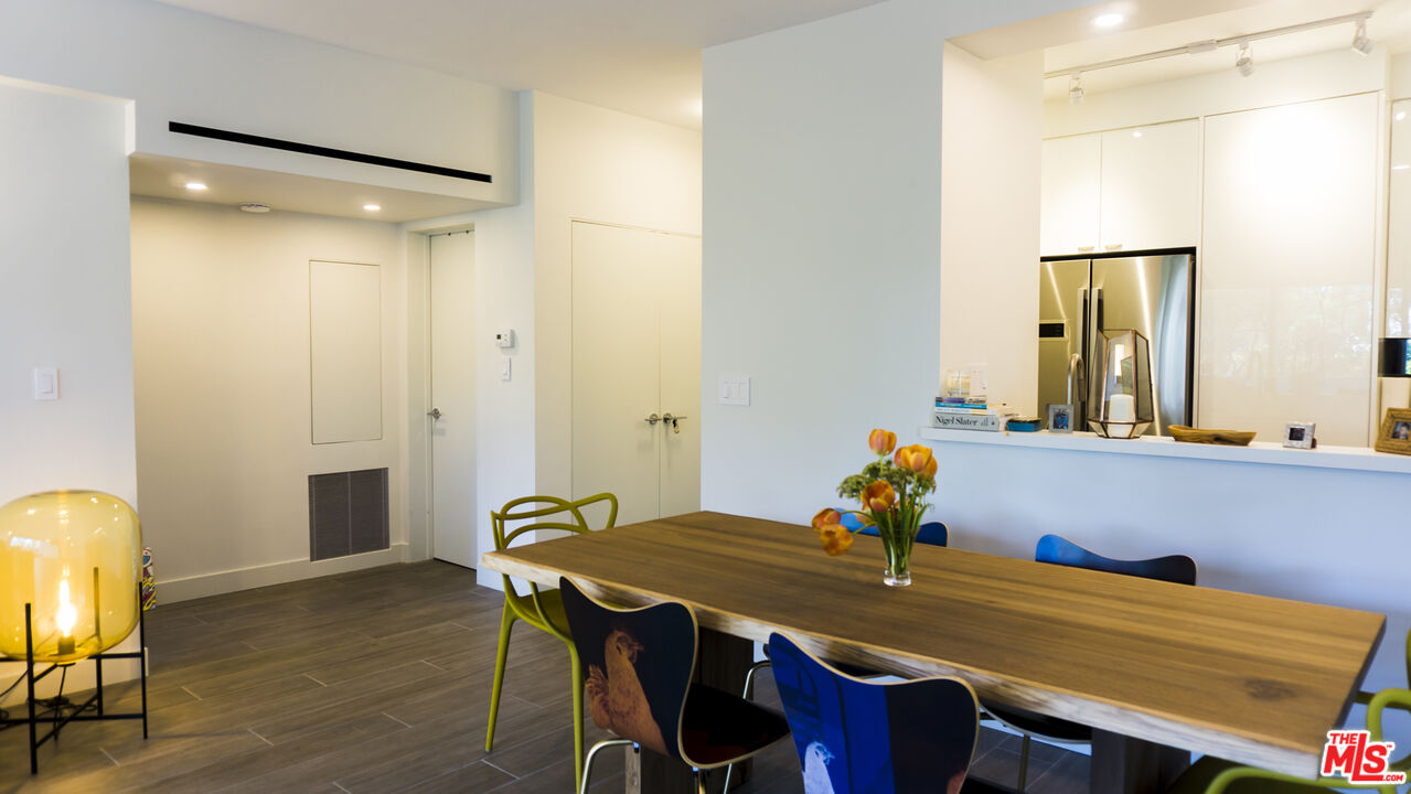 838 N DOHENY DR Unit: 404