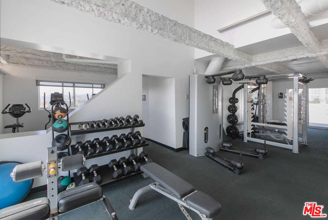 838 N DOHENY DR Unit: 404