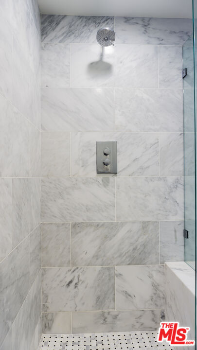 838 N DOHENY DR Unit: 404