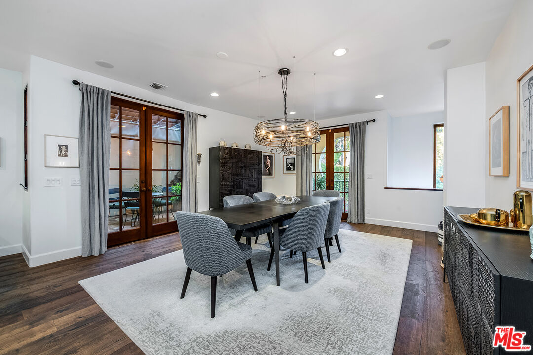 1925 Curson Pl