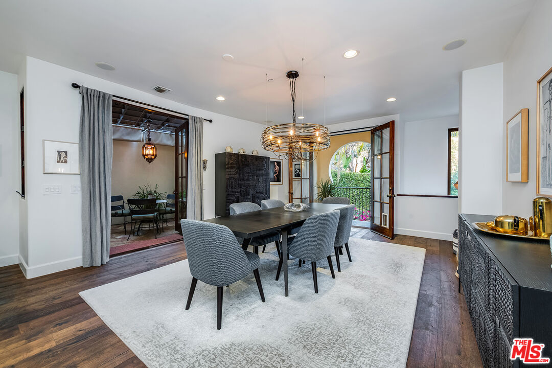 1925 Curson Pl
