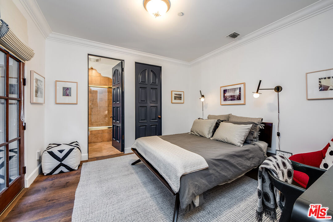 1925 Curson Pl