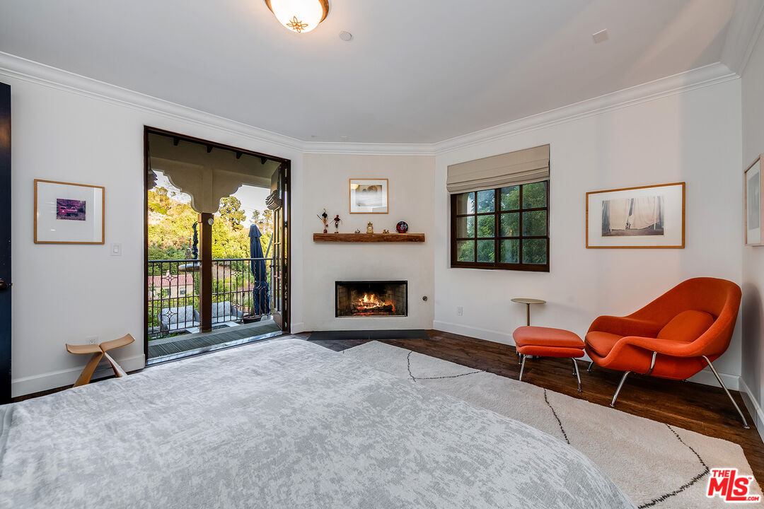 1925 Curson Pl