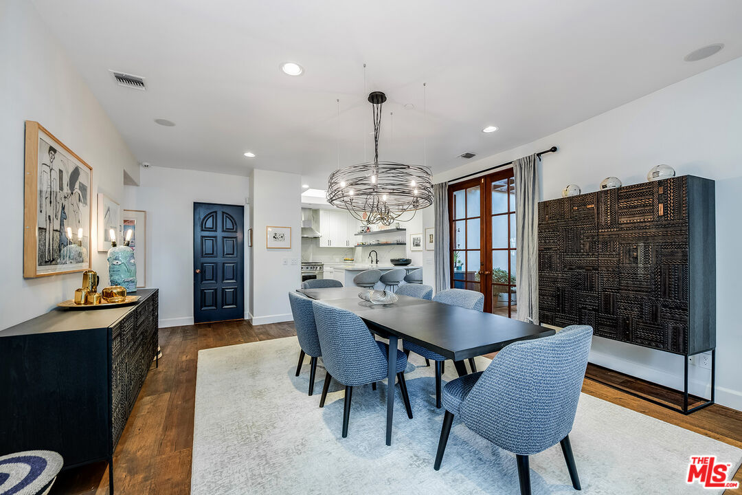 1925 Curson Pl