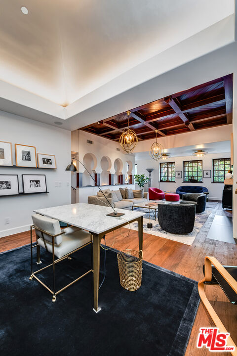 1925 Curson Pl