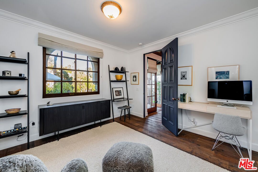 1925 Curson Pl