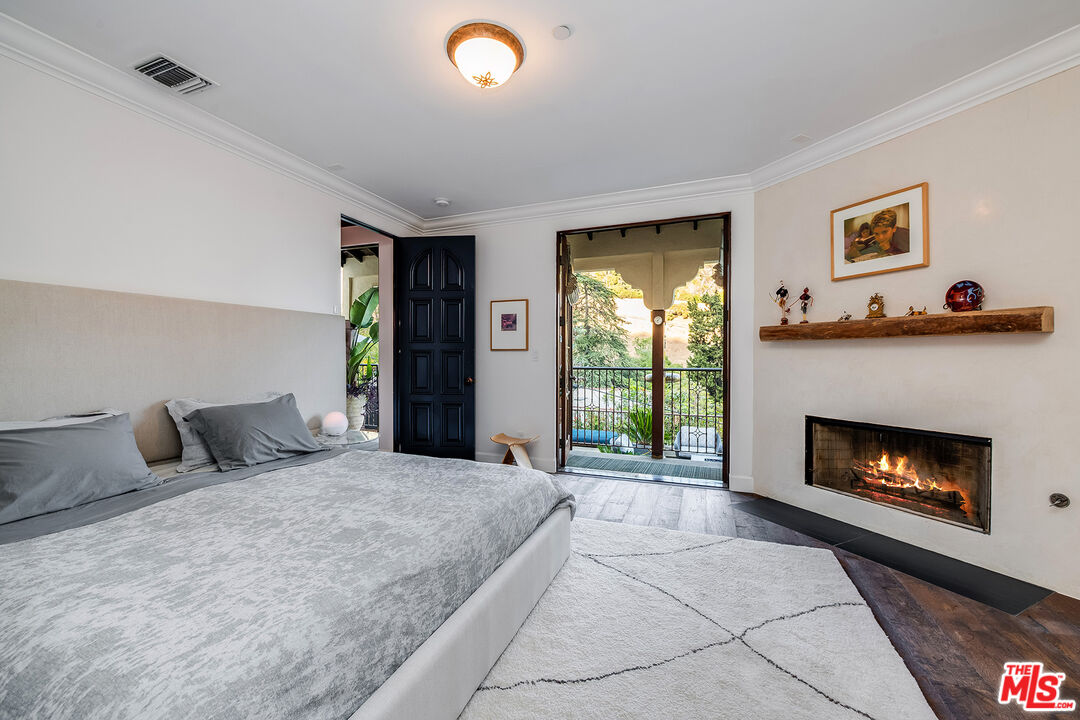 1925 Curson Pl