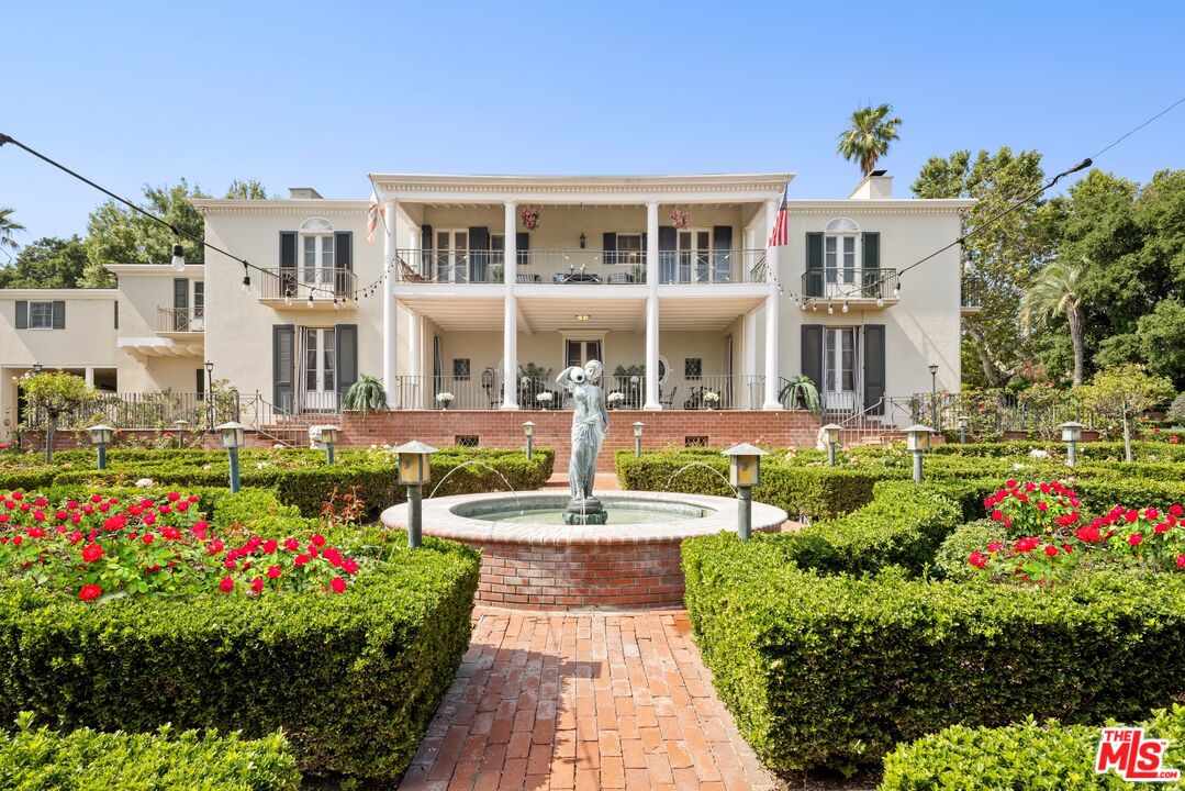 820 N Verano Dr