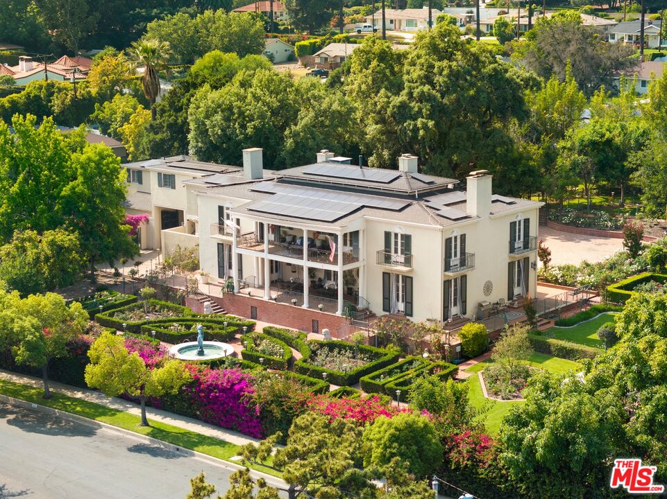 820 N Verano Dr