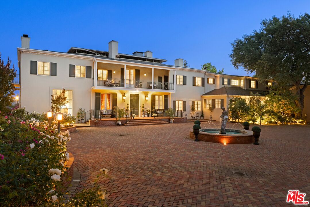 820 N Verano Dr