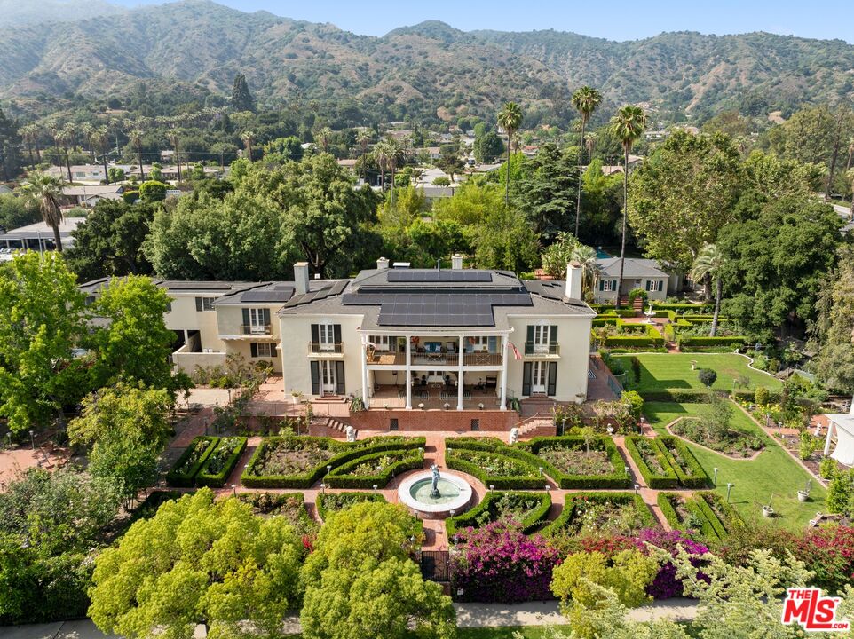 820 N Verano Dr