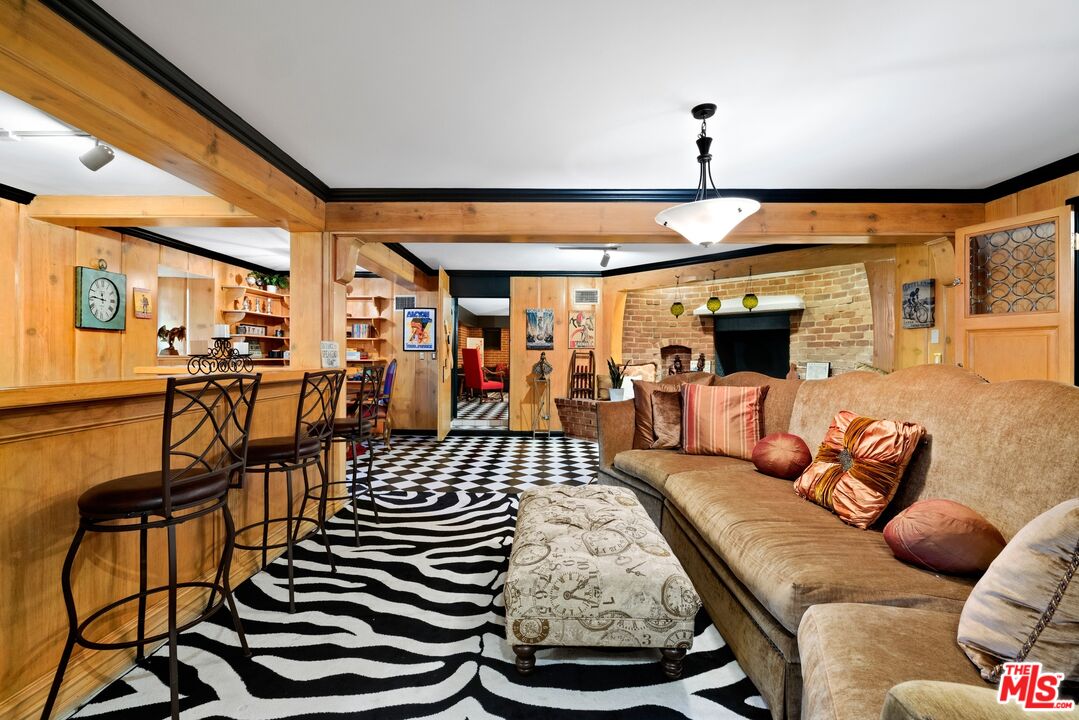 820 N Verano Dr