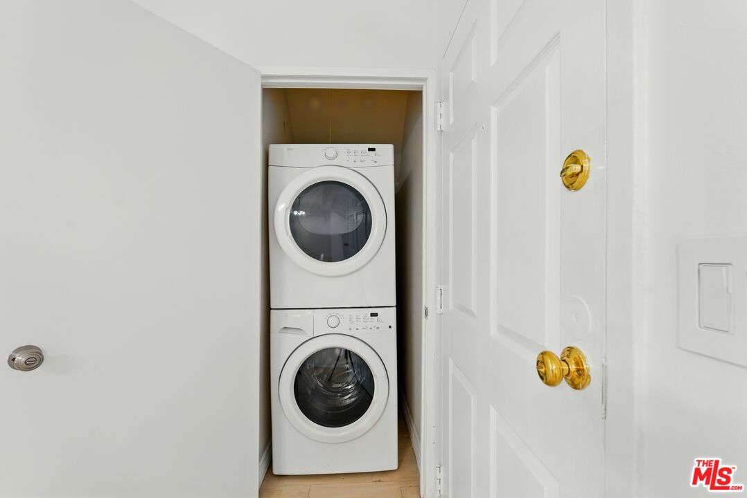 1826 Overland Ave Unit: 3