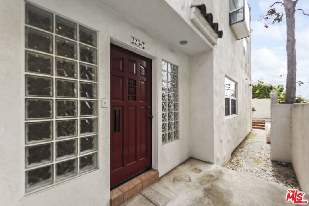 223 Loma Vista St Unit: C