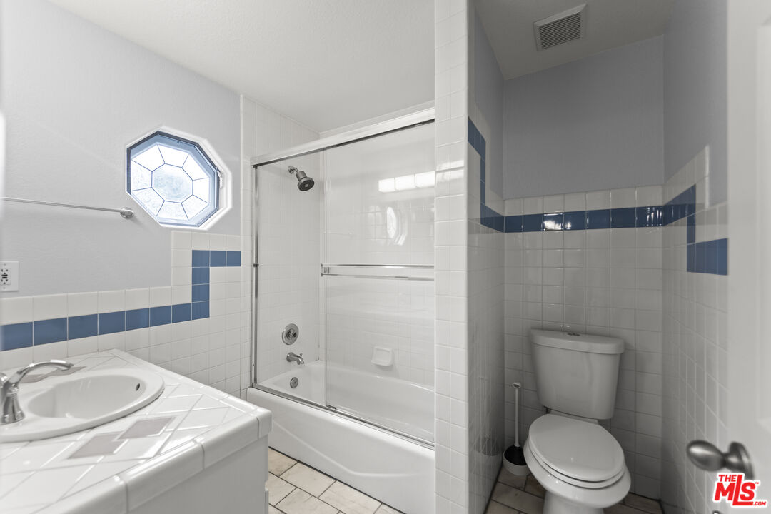 223 Loma Vista St Unit: C