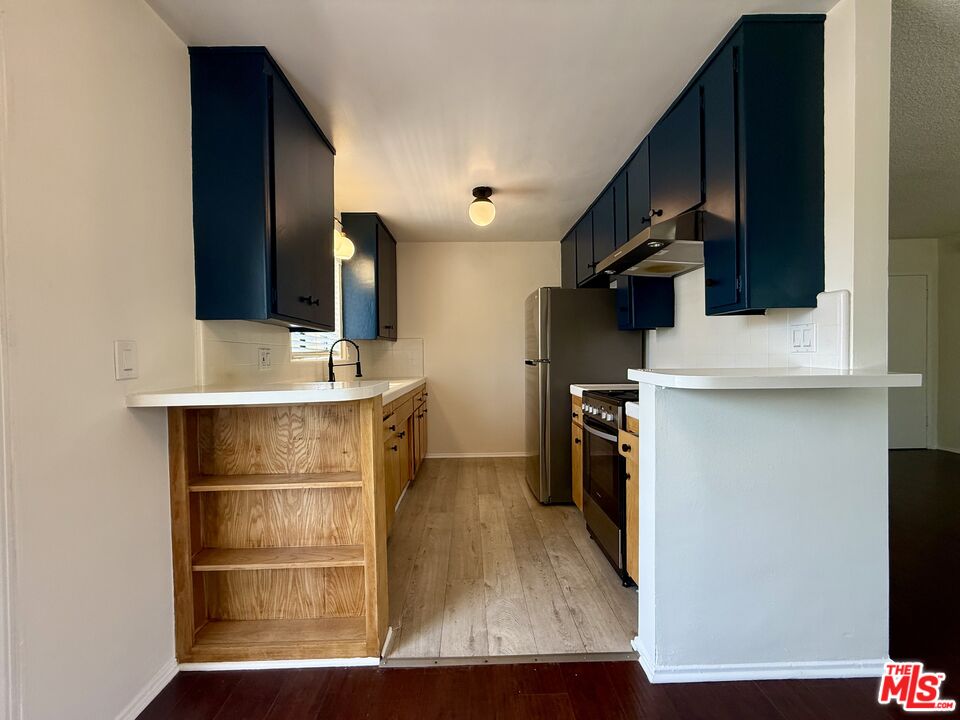 6350 Willoughby Ave Unit: #3