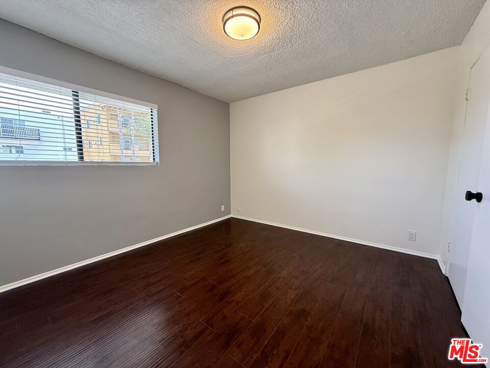 6350 Willoughby Ave Unit: #3