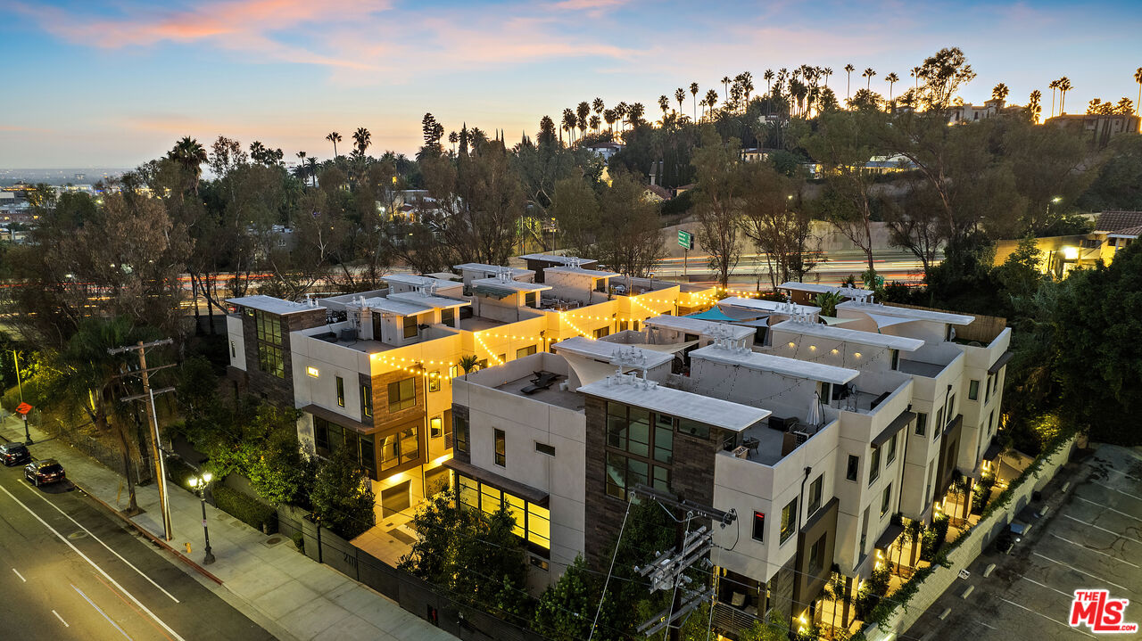 2111 N Cahuenga Blvd Unit: 1