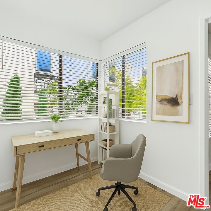 1640 S Bentley Ave Unit: 4