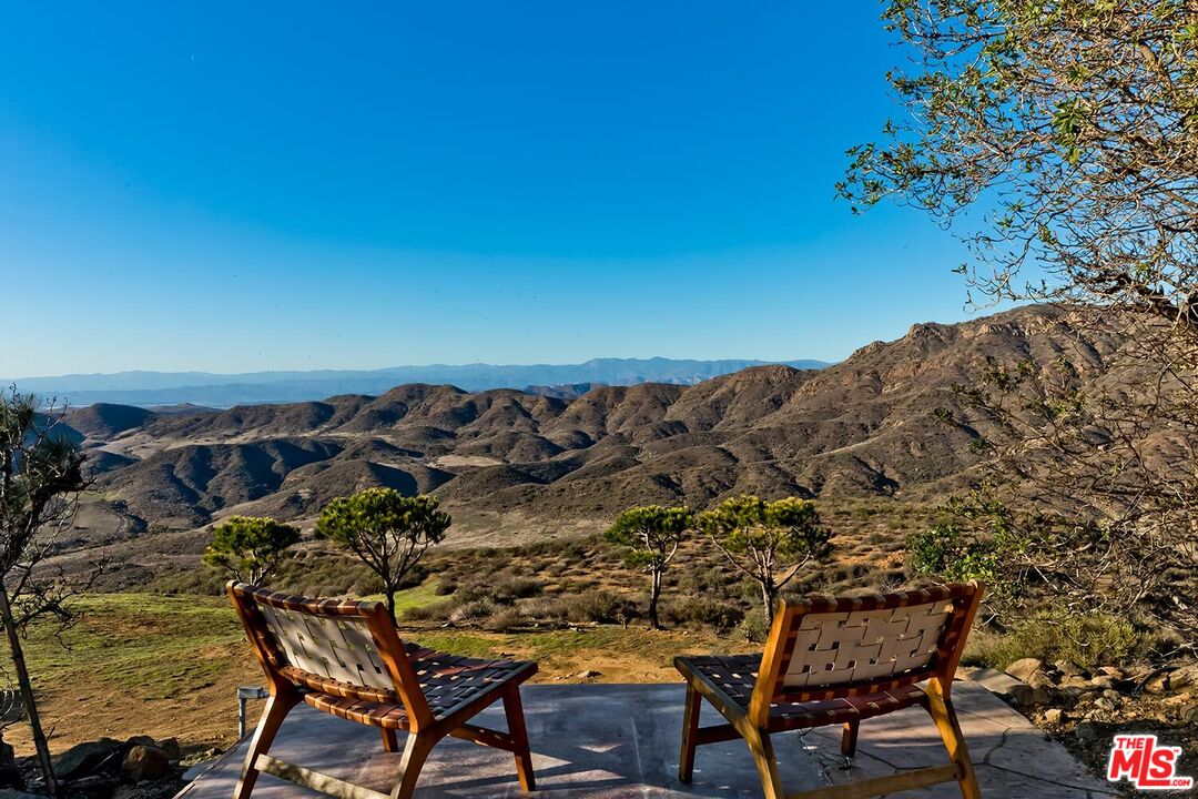 10827 Pacific View Dr