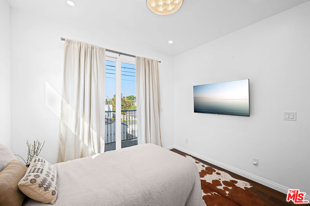 10623 W Olympic Blvd