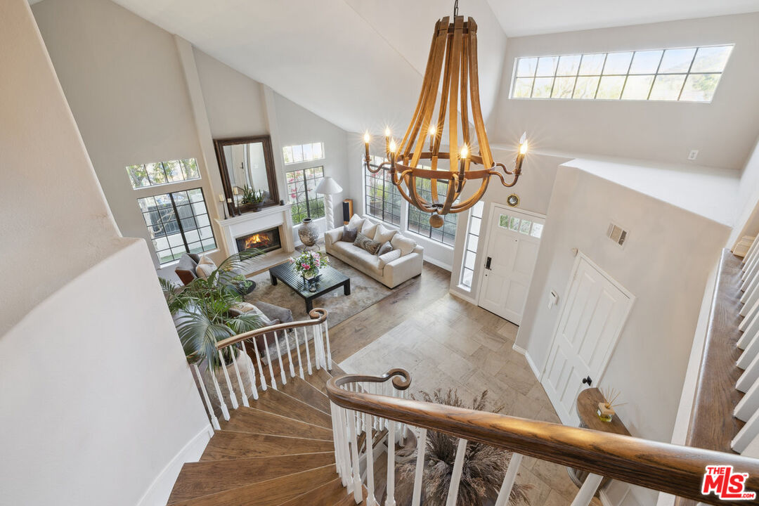 5565 Eagle Point Cir
