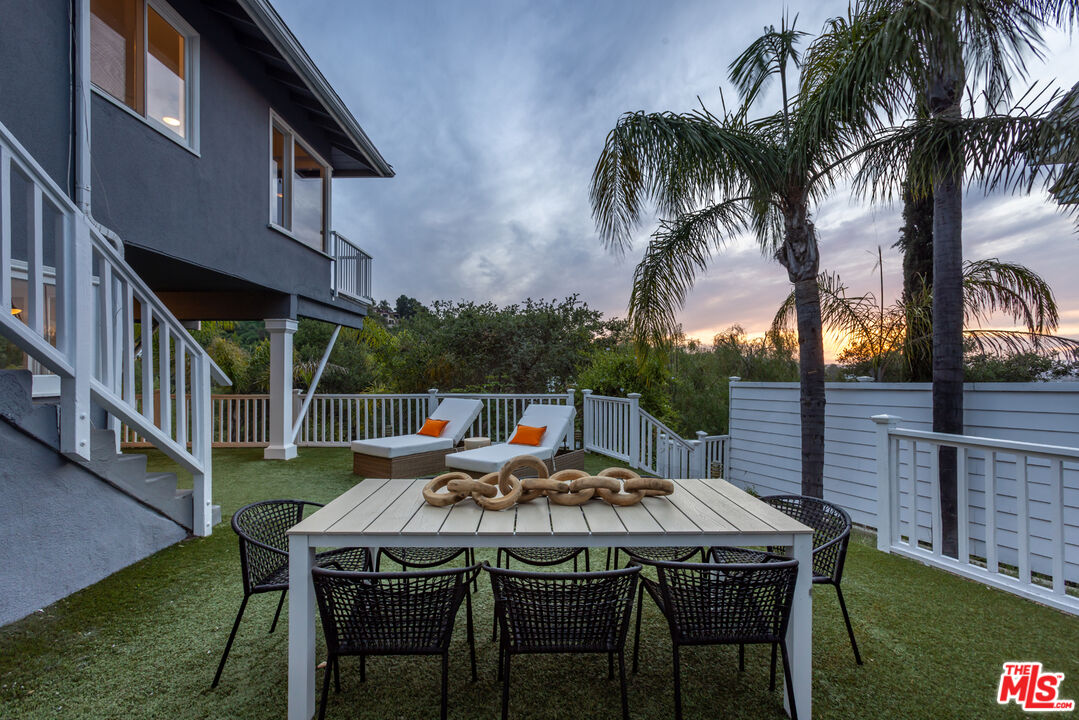 3819 Sunswept Dr