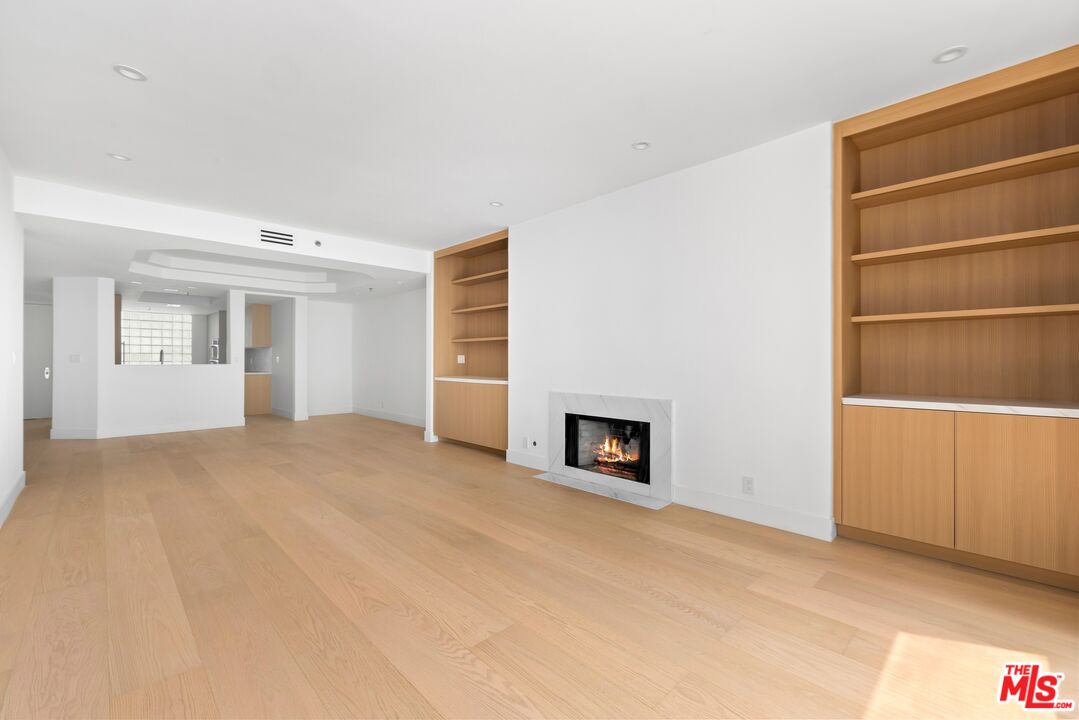 2132 Century Park Ln Unit: 213