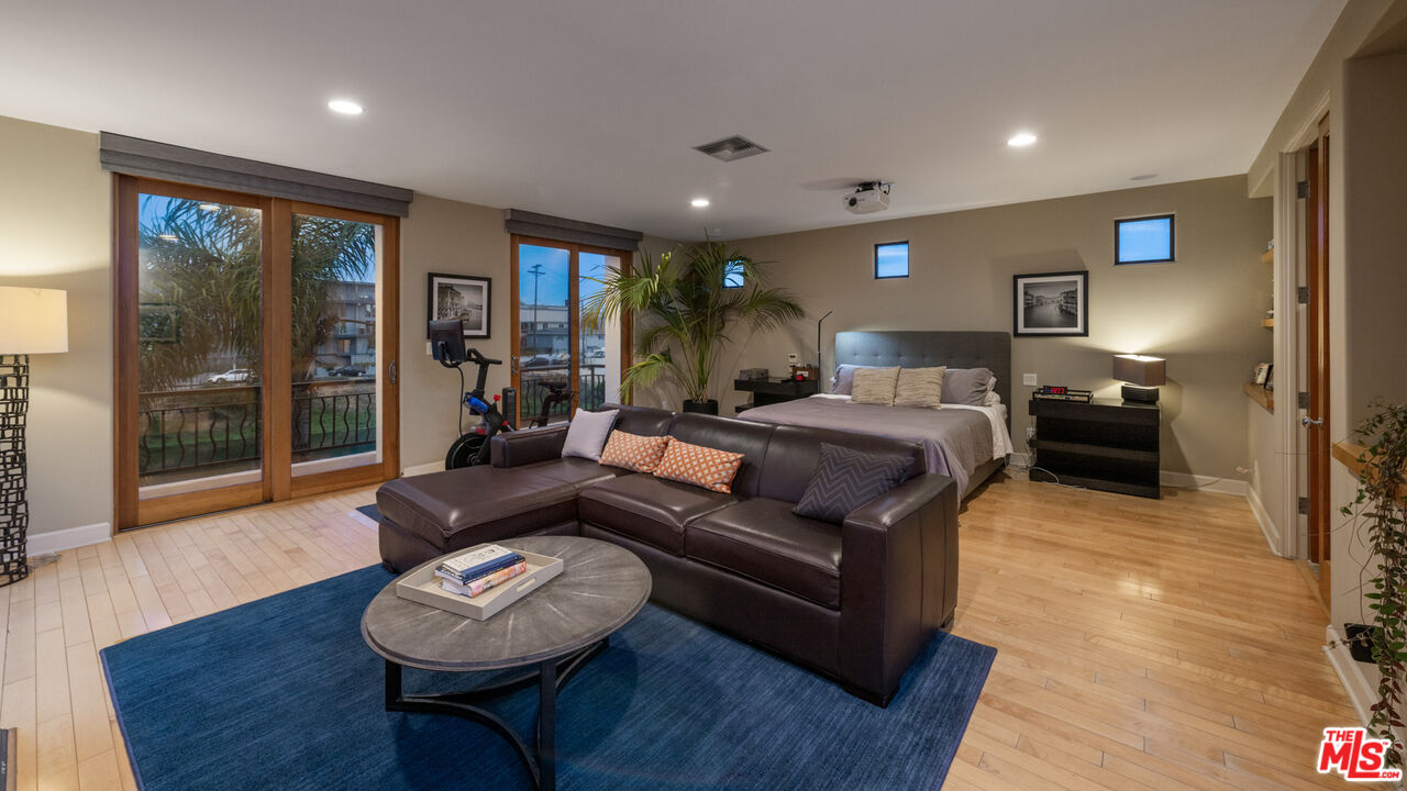 4115 Roma Ct