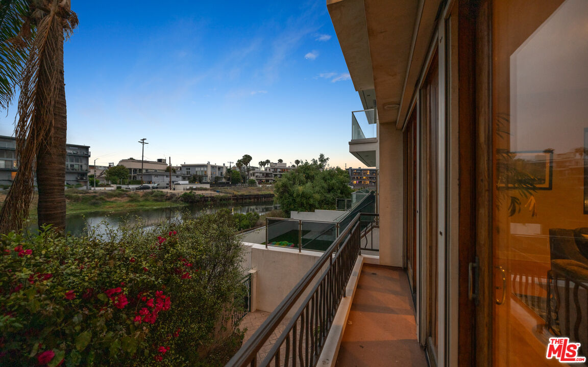 4115 Roma Ct
