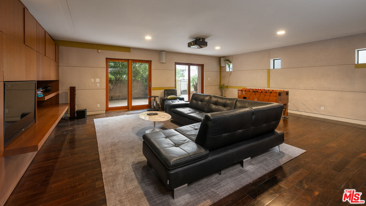 4115 Roma Ct