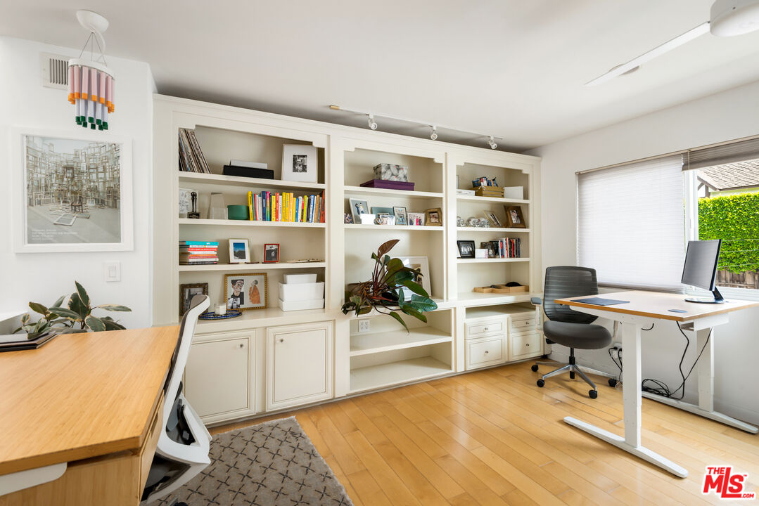 2408 34th St Unit: 5