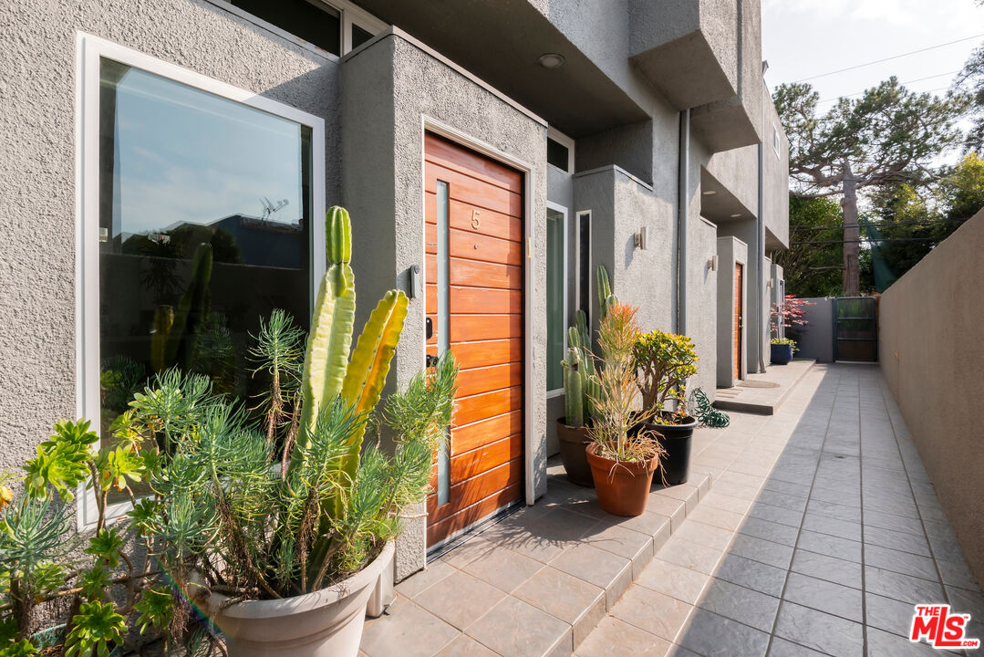 2408 34th St Unit: 5