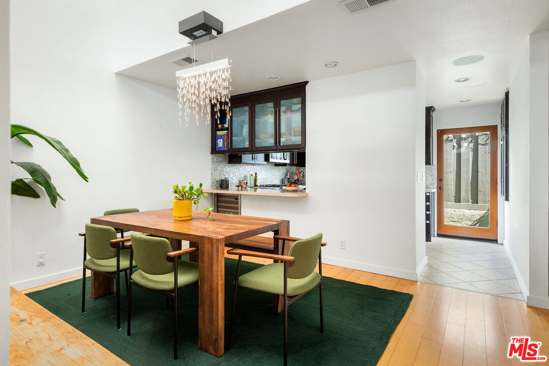 2408 34th St Unit: 5