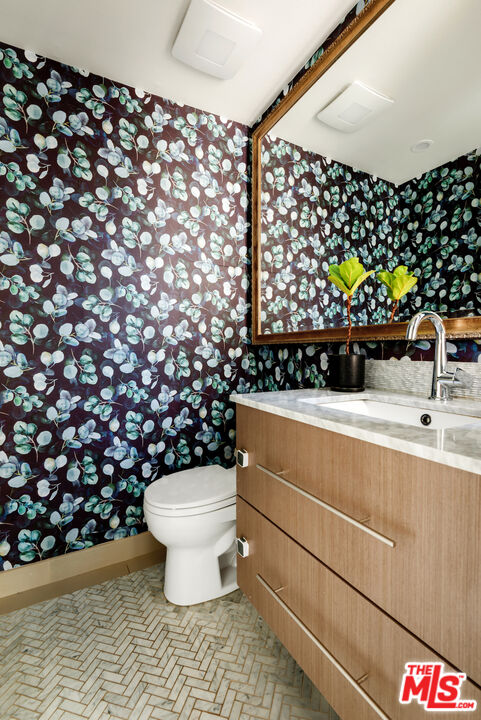 2408 34th St Unit: 5