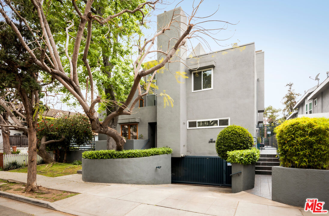 2408 34th St Unit: 5