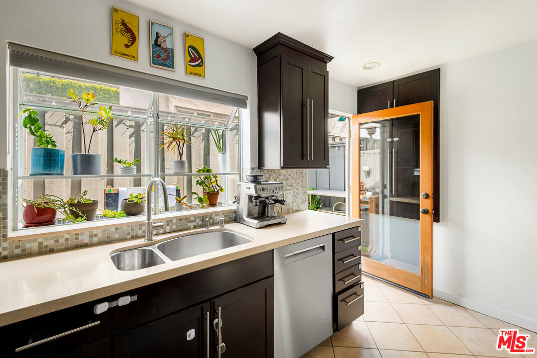 2408 34th St Unit: 5