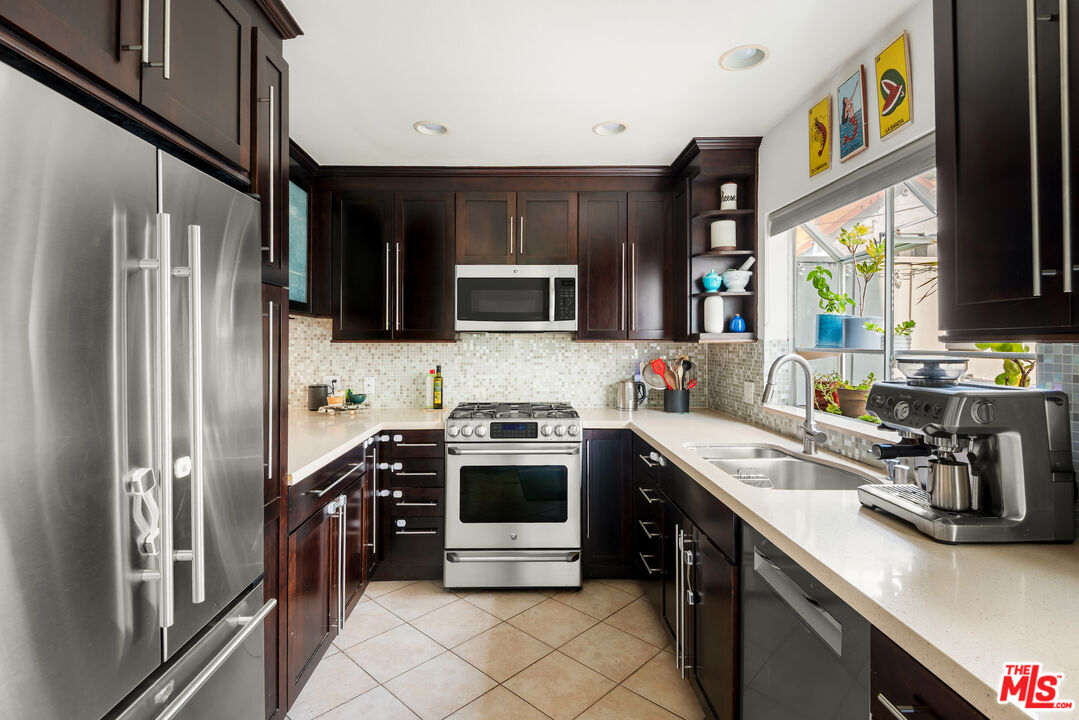 2408 34th St Unit: 5